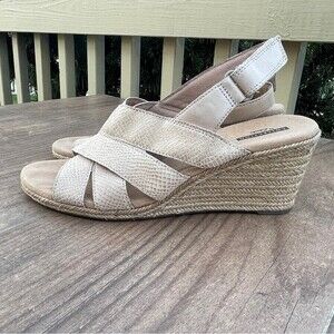 Collection by Clarks Cushion Soft Tan Espadrille Wedge Sandals women's US 9.5 M